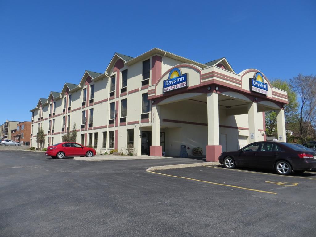 Days Inn By Wyndham Toronto East Lakeview Exteriér fotografie
