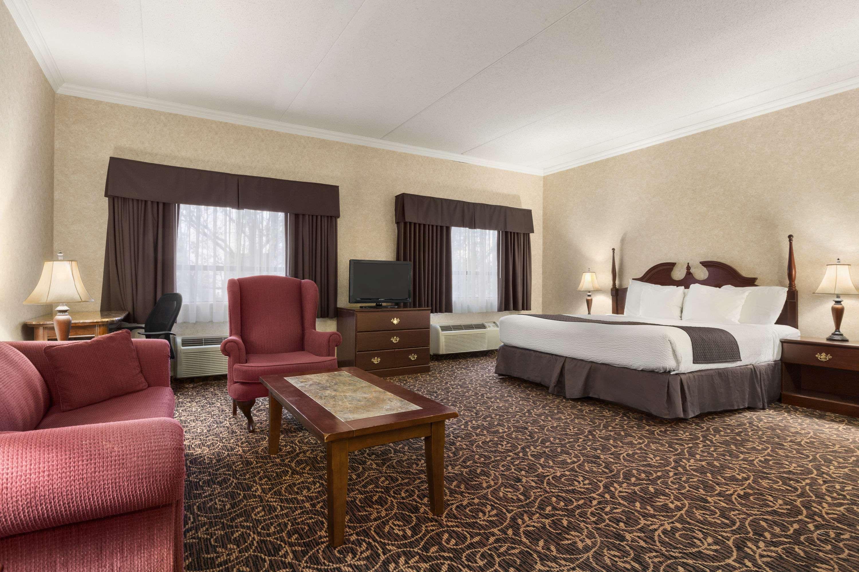 Days Inn By Wyndham Toronto East Lakeview Exteriér fotografie