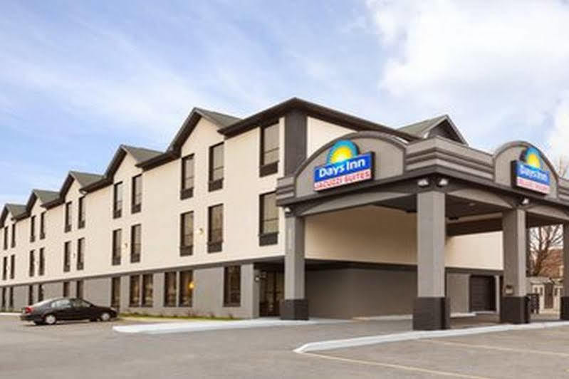 Days Inn By Wyndham Toronto East Lakeview Exteriér fotografie