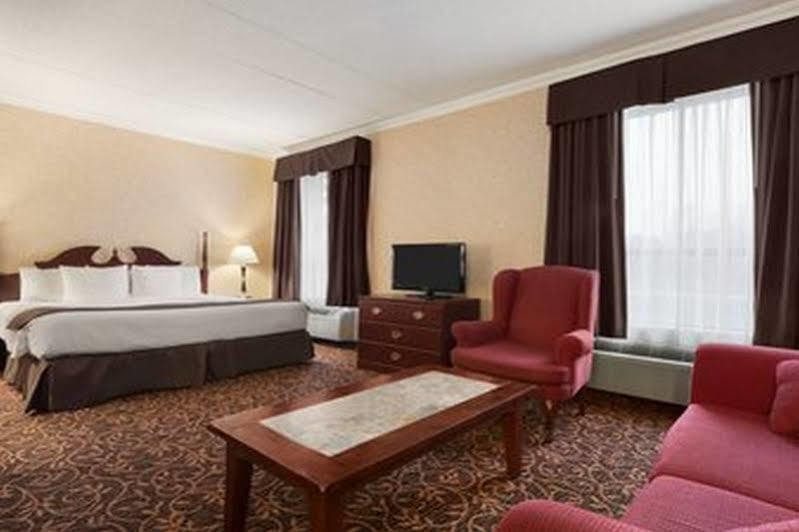 Days Inn By Wyndham Toronto East Lakeview Exteriér fotografie